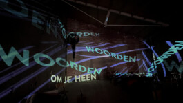 agasi alles om je heen